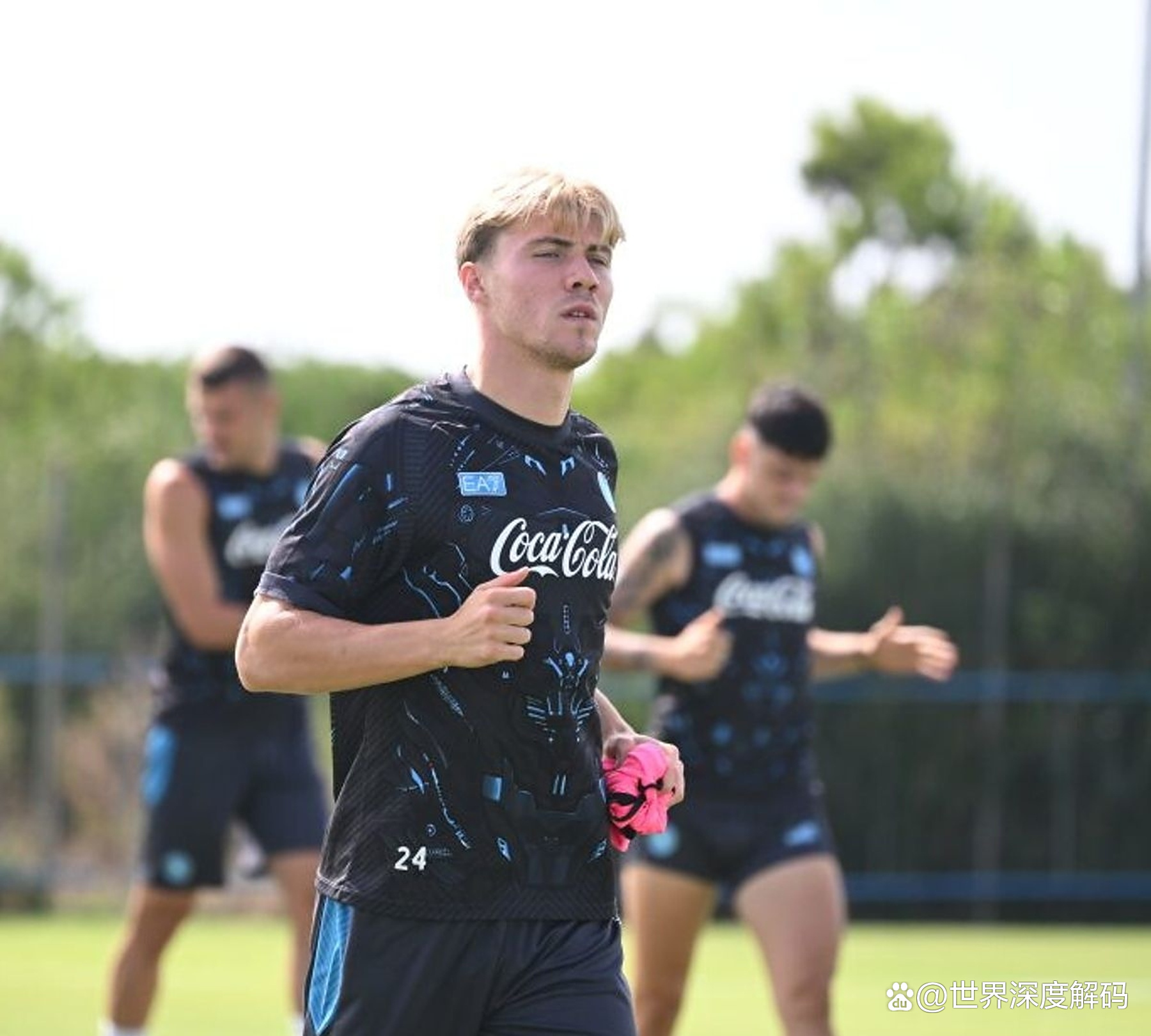 DB官网-包含那不勒斯宣布引进中场新援，强化阵容实力的词条