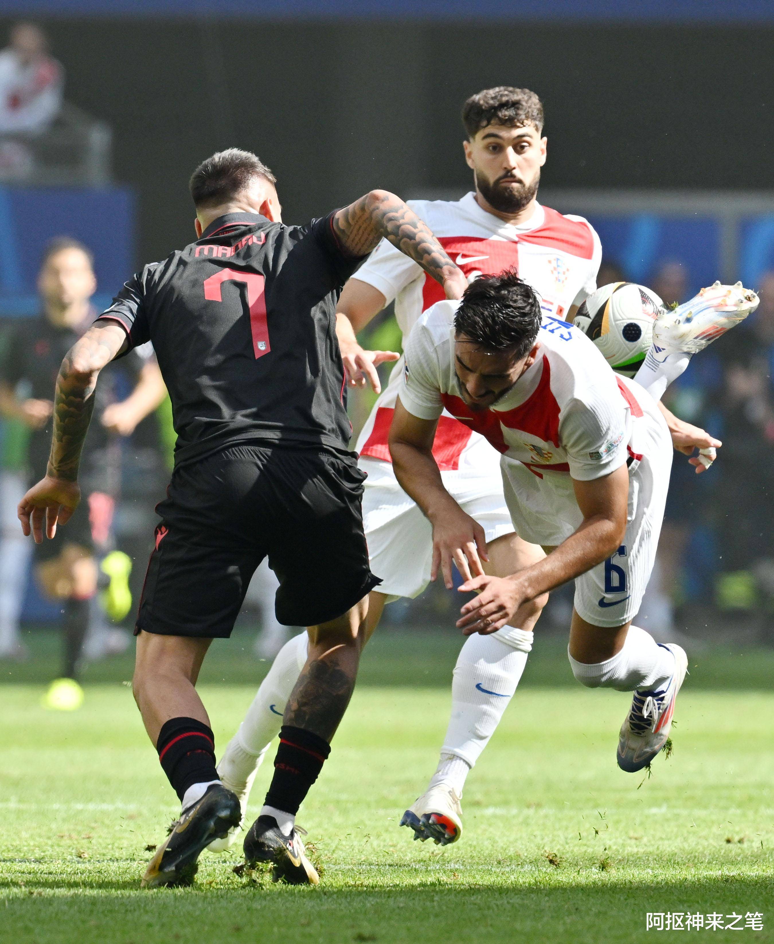 包含欧预赛比赛阿尔巴尼亚胜芬兰，晋级意犹未尽！的词条