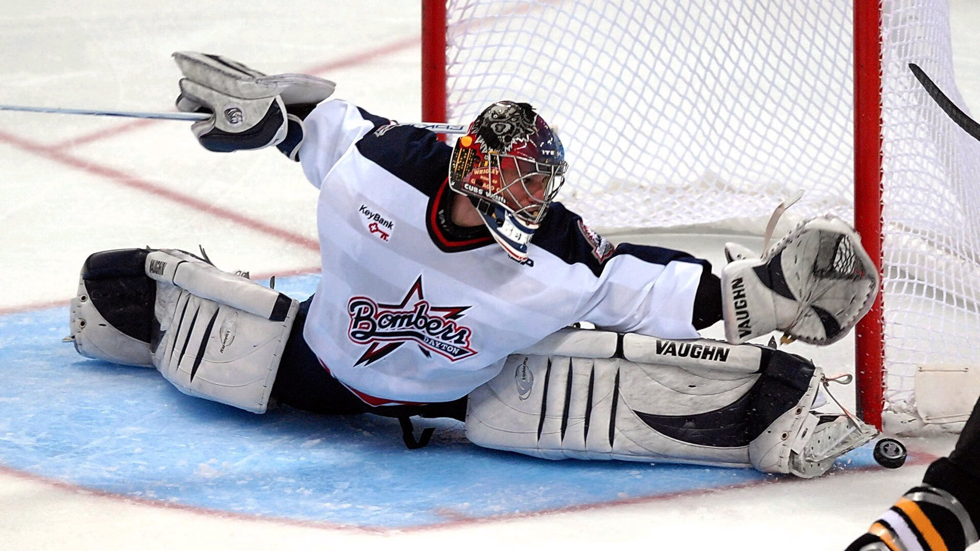 赛道上的冰封时刻,阿拉巴的防守艺术如何冻结F1年度争冠之夜