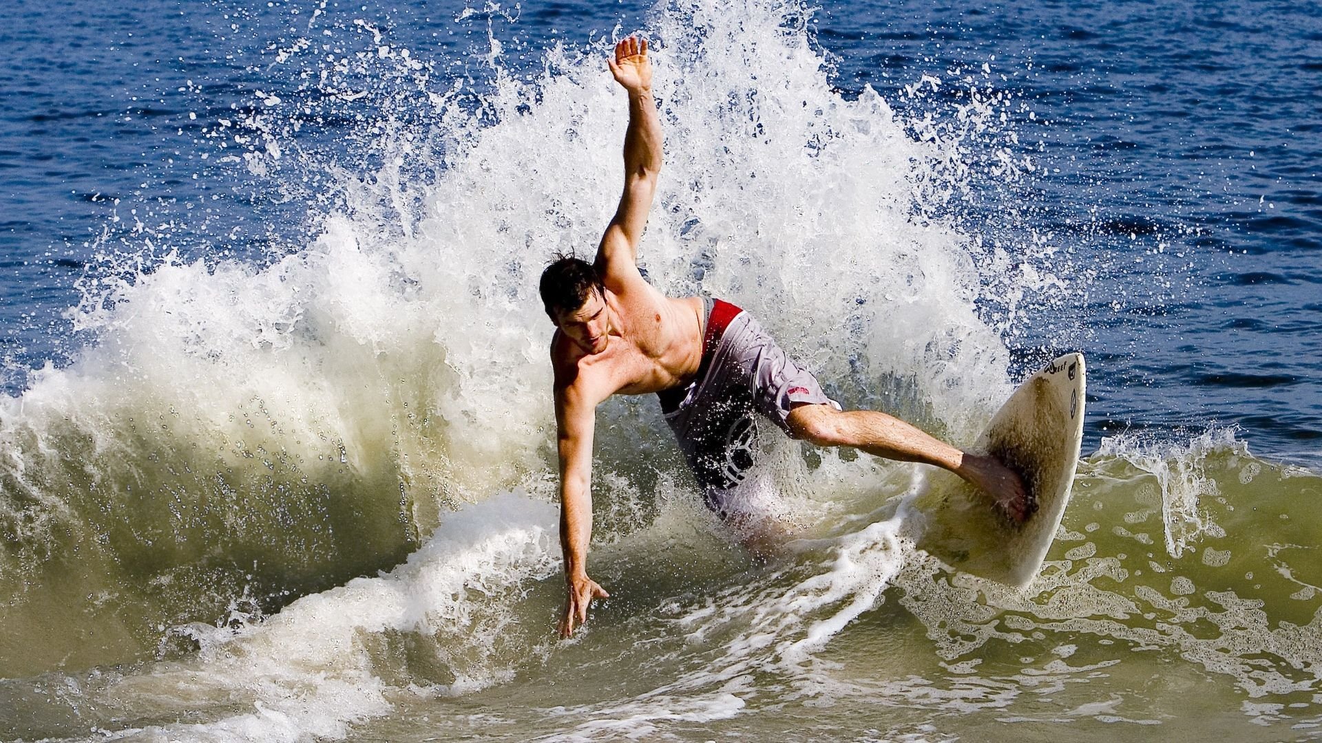 从加纳到欧冠,足球世界的偶然与必然—论淘汰赛基因与关键时刻的接管者