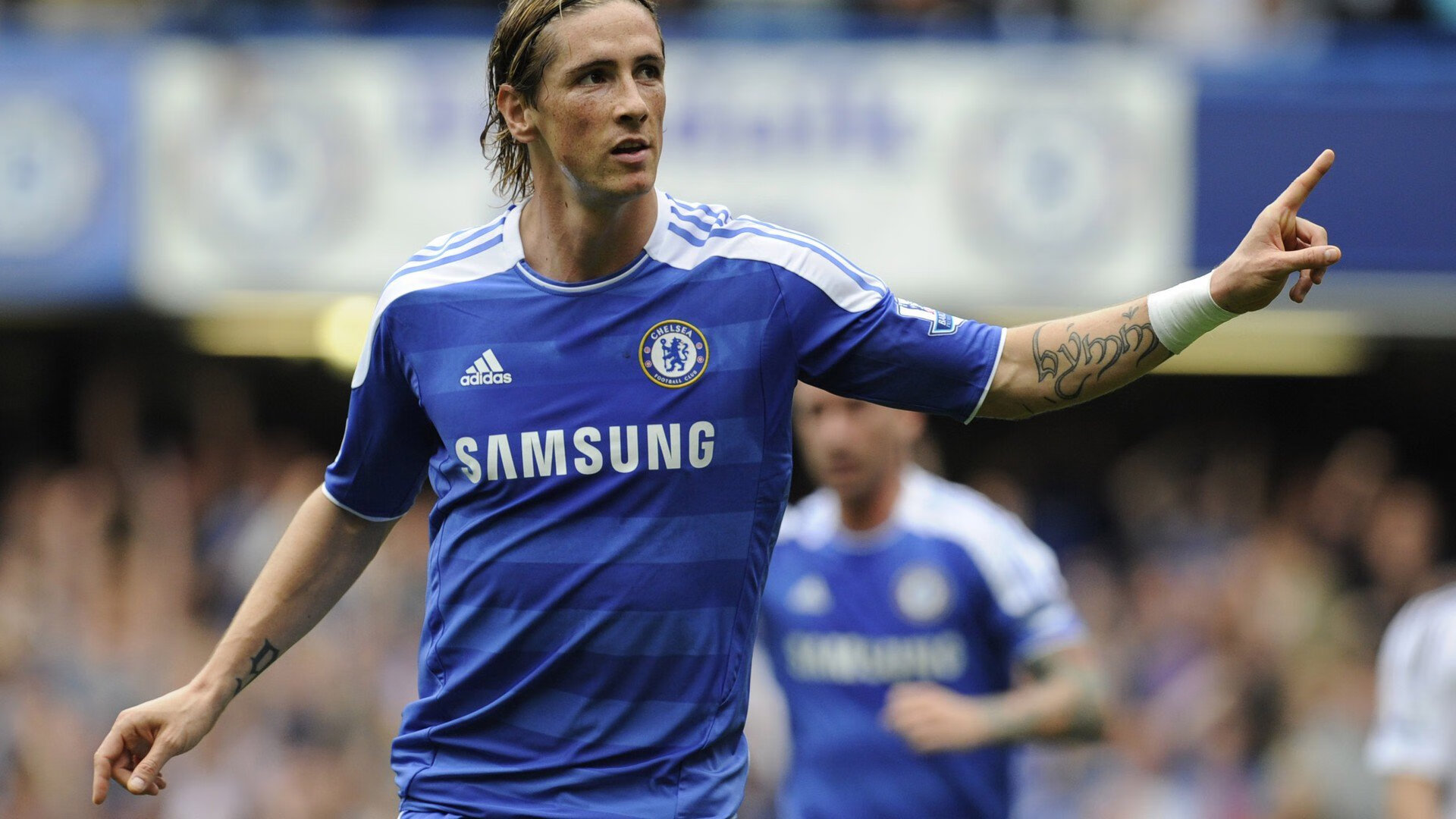 红土之王?不,草地新神!阿尔卡拉斯温网碾压式胜利,宣告时代更迭